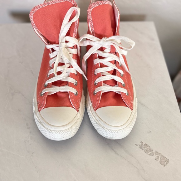 Converse Chuck Taylor Coral Floral Embroidered High Top Sneaker Shoes Size 9 - Picture 2 of 6
